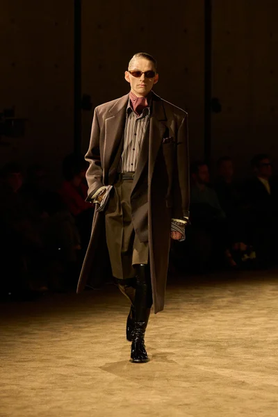 Look 37